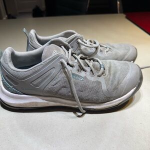 Keen Gray hiking shoes